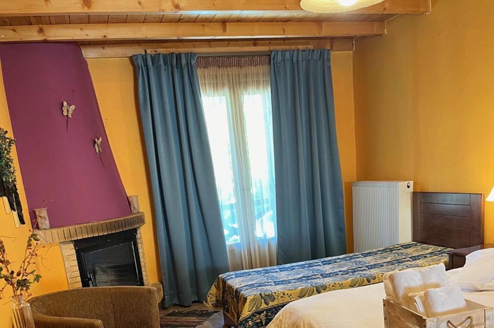 Guesthouse Teloni Vitina Bagian luar foto