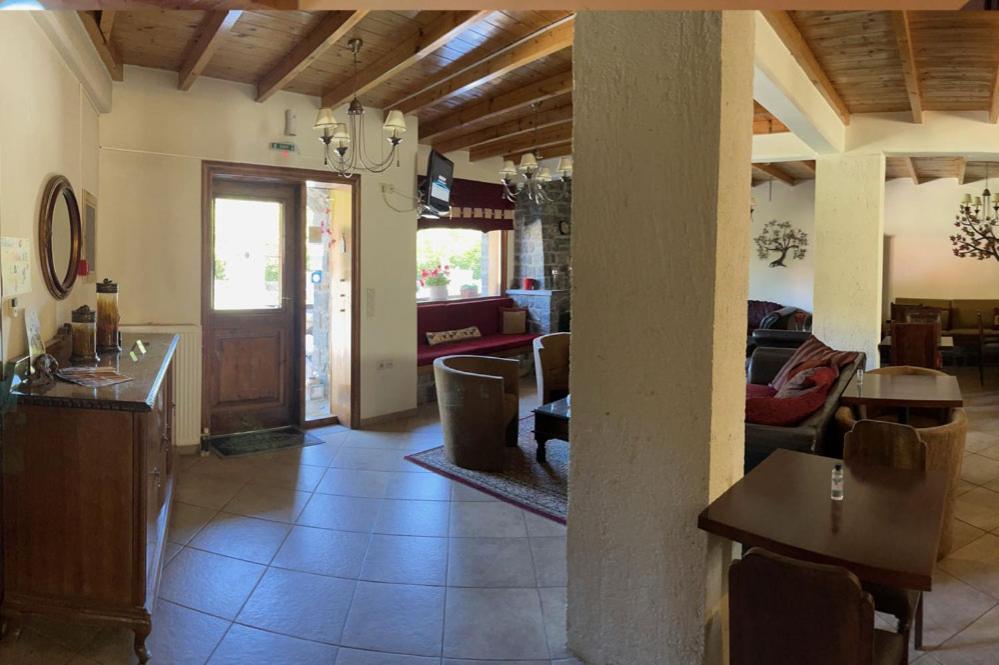 Guesthouse Teloni Vitina Bagian luar foto