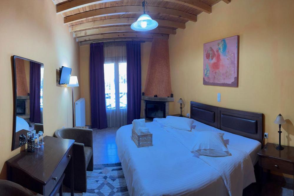 Guesthouse Teloni Vitina Bagian luar foto
